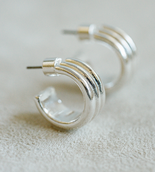 Triple wide silver mini hoop with brushed silver detail.