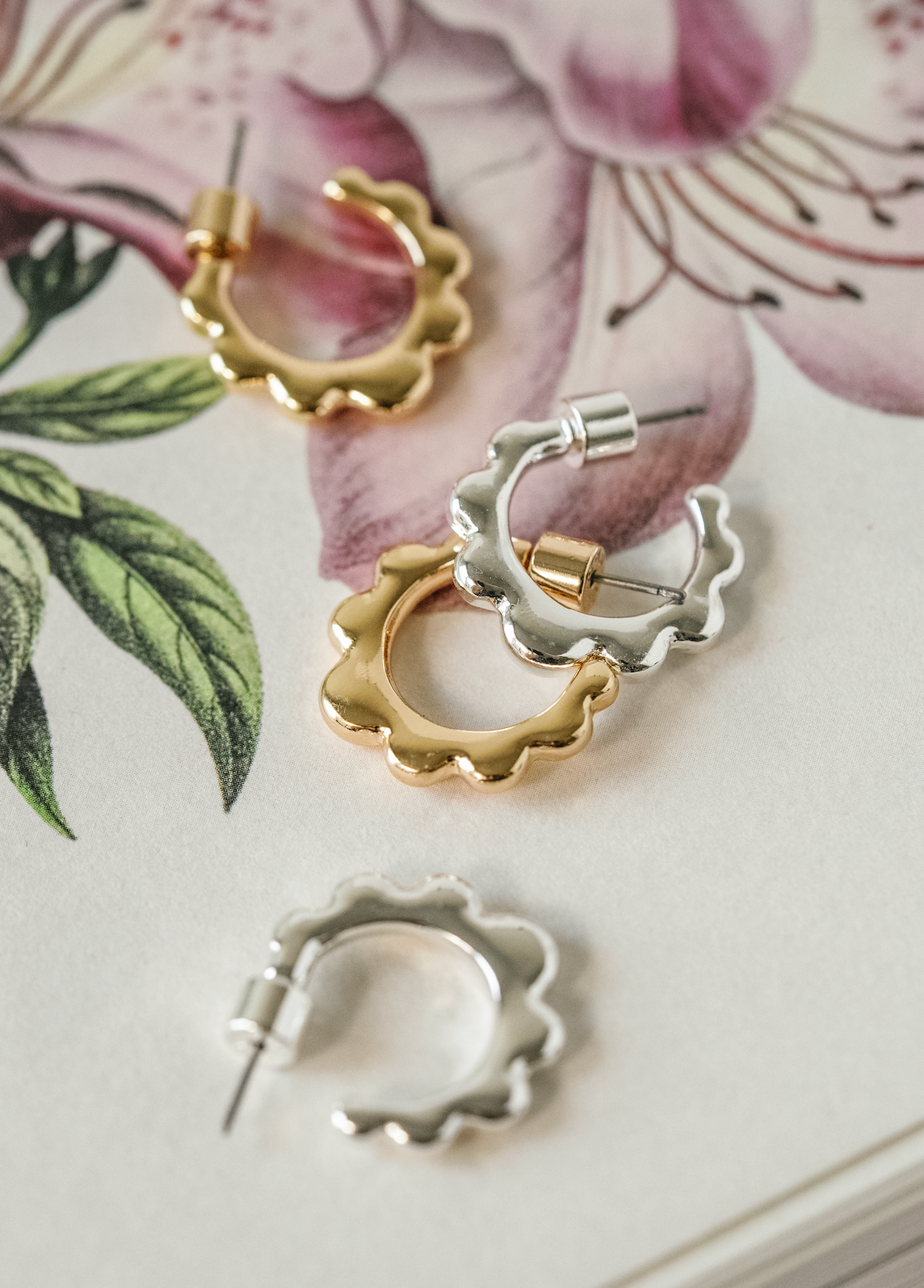 Scalloped Mini Hoop - Silver
