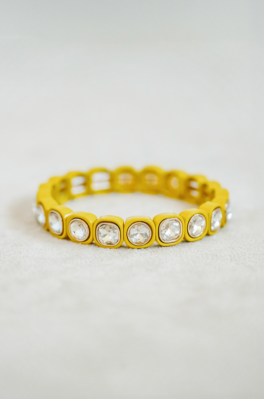 Enamel petite stretch bracelet in lemonade. Alternating square and circle round stones with acrylic jewels. 